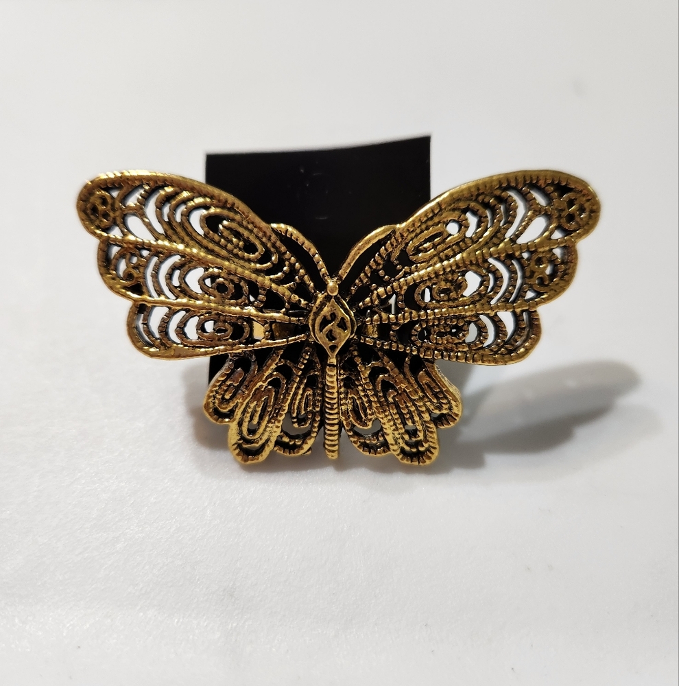 Elegant Gold Filigree Butterfly Ring